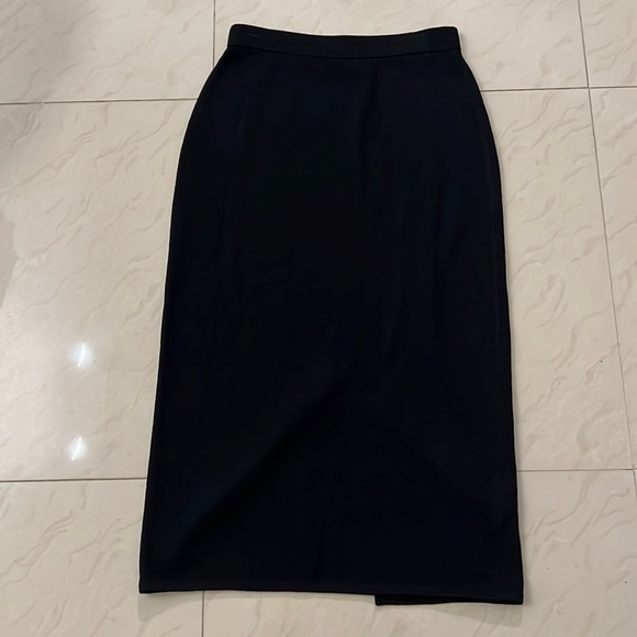St. John Dresses & Skirts - ST JOHN Basics wool blend knit skirt back slit size 10